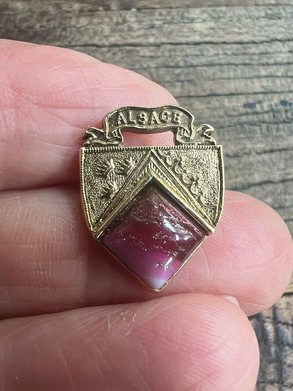 Alsace Shield Pin with Pink Gradient Stone